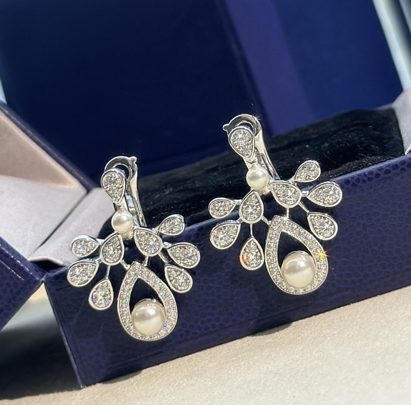 CHAUMET